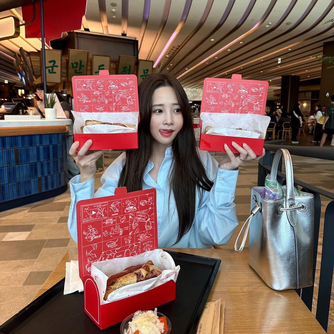 daily_yoojiae's tweet photo. 〖📸〗230818 | #JYAESTAGRAM Update

🔗 https://t.co/NdC5g2RyWf

#유지애 #지애 #YooJiae 
#Lovelyz #러블리즈 #Jiae https://t.co/J6f2rs95RW