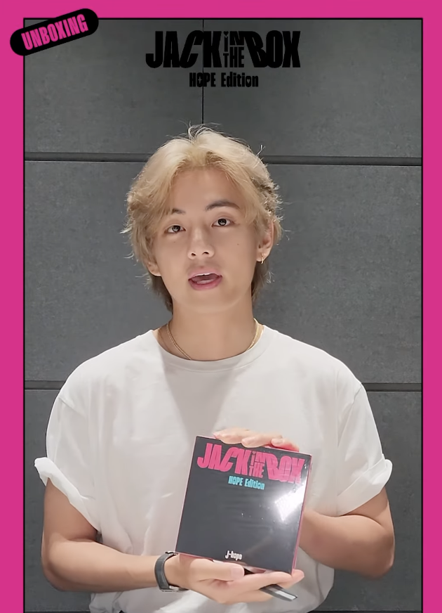 charts_k's tweet photo. 'Jack In The Box (HOPE Edition)' Unboxing Video with #V

https://t.co/7eLoL1W0i5 https://t.co/i5Qlkc6x3R
