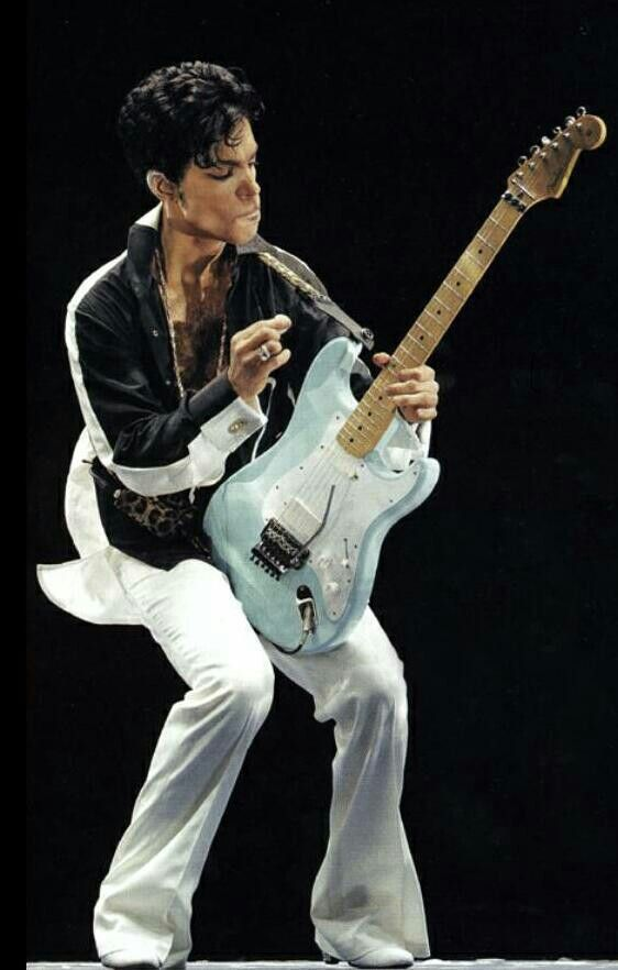 FRIDAY FUNK FACE
#Prince #Music #Guitar #Friday #FunkFace #Prince4Ever #StankFace #GuitarFace #Funky