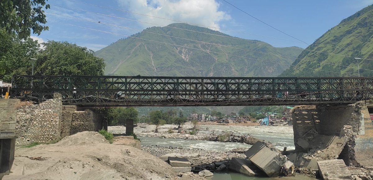 PWD125810's tweet image. Restoration of Bhuntar Bailey Bridge completed by HPPWD Mechanical Division Kullu
.
.
.
.
.
.
#HPPWD #hppwdworks #roadconstruction #kullupwd #kullu #roadupdate #himachalroadupdate