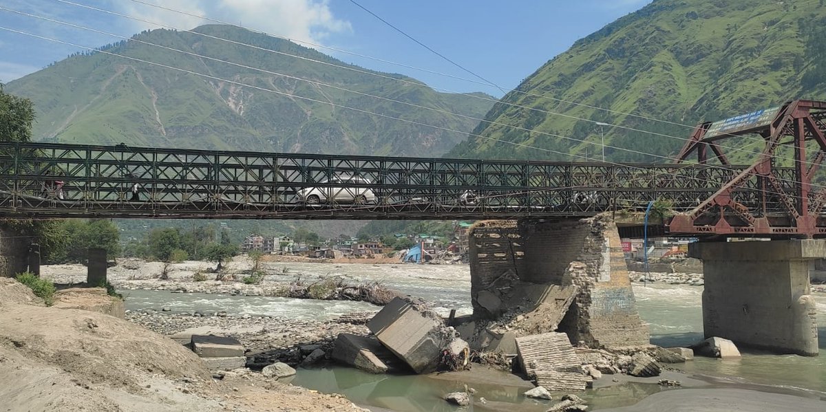 PWD125810's tweet image. Restoration of Bhuntar Bailey Bridge completed by HPPWD Mechanical Division Kullu
.
.
.
.
.
.
#HPPWD #hppwdworks #roadconstruction #kullupwd #kullu #roadupdate #himachalroadupdate