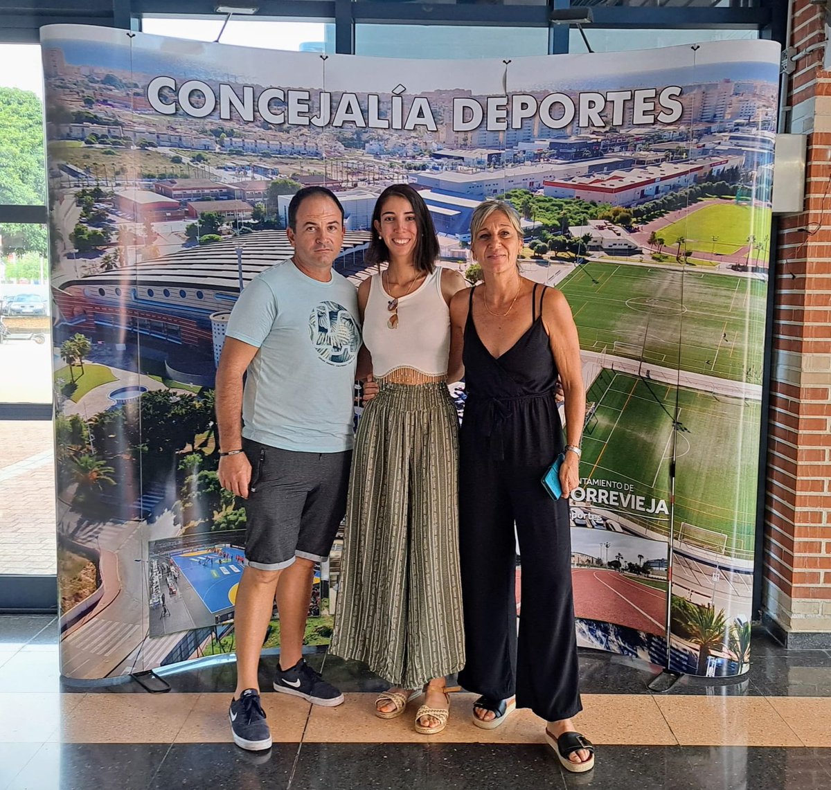 box_diana's tweet photo. BIENVENIDA a casa #SANDRA!!
👏👏🚴♀️🚴♀️
Reunión de trabajo con #SandraAlonso para hablar de la II edición del Campus de Ciclismo "SANDRA ALONSO".
Agradezco a Sandra su implicación y su talante de trabajo en #equipo, siempre👍👍
Continuamos trabajando juntos por el #deporte!💪🚴♀️🚴♀️ https://t.co/HlJAJaqKWN