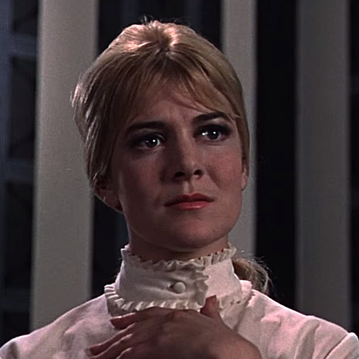 highcollars's tweet image. Barbara Ewing (Torture Garden 1967) #highcollar #highneck #highneckblouse #highcollarblouse #blouse #60sblouse #buttonedup #collaredblouse #ruffleneck #ruffleneckblouse #60sfashion #whiteblouse #movie #1967 #barbaraewing #torturegarden