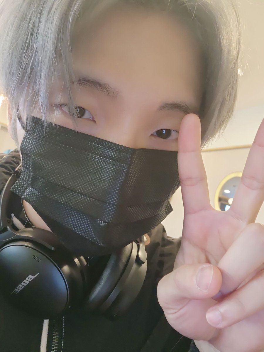 luviseoho's tweet photo. FOREHEAD AND BAREFACED SEOHO???????????? https://t.co/4qGMJSd9HU