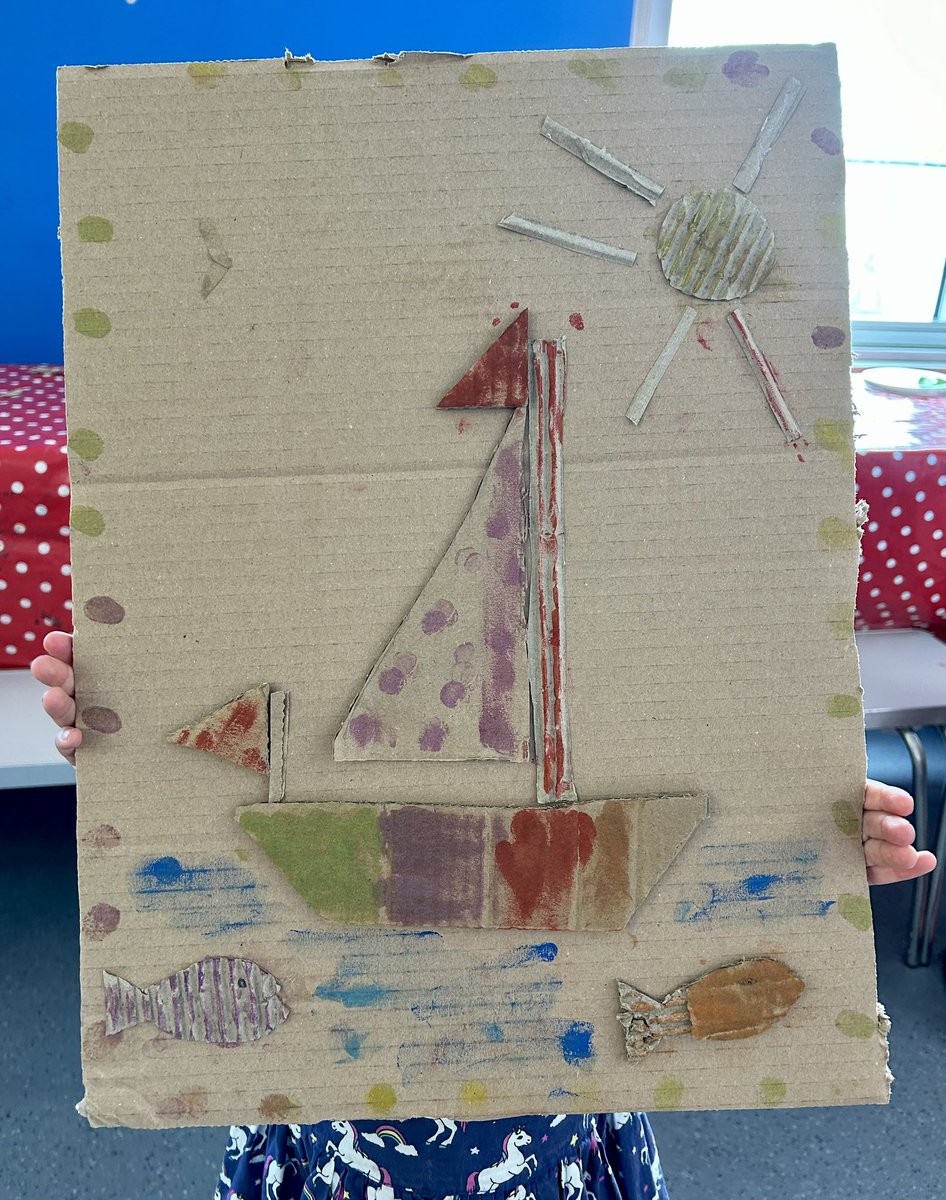 Giant cardboard stamps! Fabulous first day of this week’s workshops <a href="/thepostalmuseum/">The Postal Museum</a>! Back today and Saturday for lots more cardboard, glue and finger painting with @EllaPhillipsArt! #familyfun #LONDON #postagestamps <a href="/kidsinmuseums/">Kids in Museums</a> @museum_mum <a href="/DarrellWakelam/">Darrell Wakelam</a>