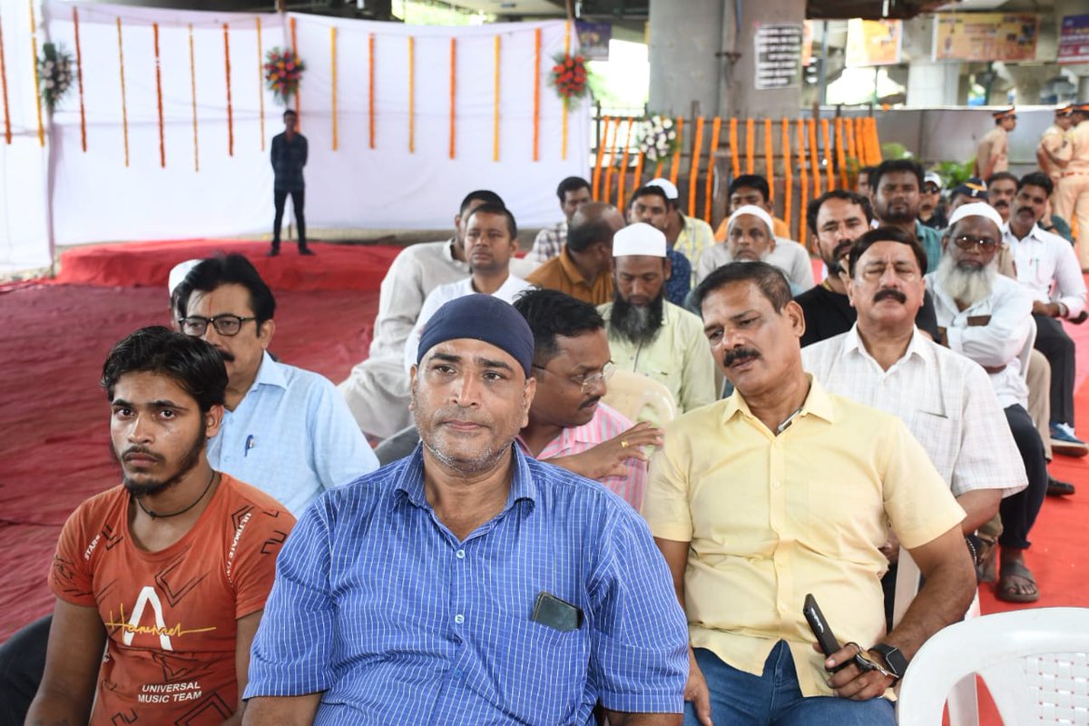 ShelarAshish's tweet photo. Initiated the Bhoomipoojan ceremony of beautification of Mahim Junction today at Mahim Junction Island. This beautification work would be a significant step towards progress and development for our community.
@BJP4Mumbai
#MahimJunction #Beautification #Mumbai #Development #Maharashtra #BJP