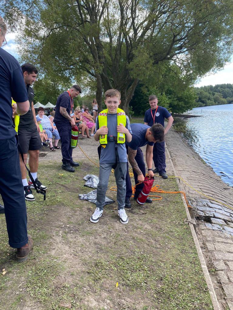 Last week our prevention education team held a firefighter experience day at Pennington Flash with young people from #Leigh Youth Hub.
Working with Leigh Station Green Watch the group learnt about water safety, the role of a firefighter and tried out some drill yard skills like