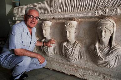 #OTD 18 agosto 2015. Khaled al-Asaad viene assassinato dai militanti del sedicente Stato Islamico dopo essere stato ripetutamente torturato per essersi rifiutato di fornire informazioni su dove fossero nascoste antiche opere d'#arte.