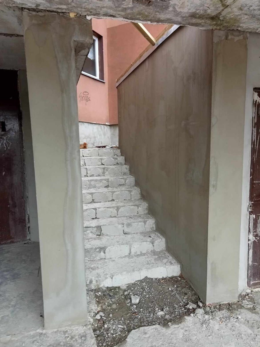 Praca wre na ul. Gwareckiej.🤩  Wyraźnie widać postęp prac zmierzający ku poprawie jakości i bezpieczeństwa użytkowników tarasów💪