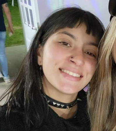 desaparecidaorg's tweet photo. Lamentamos mucho informar que fue localizado el cuerpo de Naiara Durán, que estaba desaparecida en San Pedro, Buenos Aires. LA MATARON !!! a puñaladas, y tiraron su cuerpo dentro de un tambor a orillas del río. Pedimos #JUSTICIA y que detengan al femicida! QEPD Naiara😔💜 https://t.co/ELNUTSuRLk