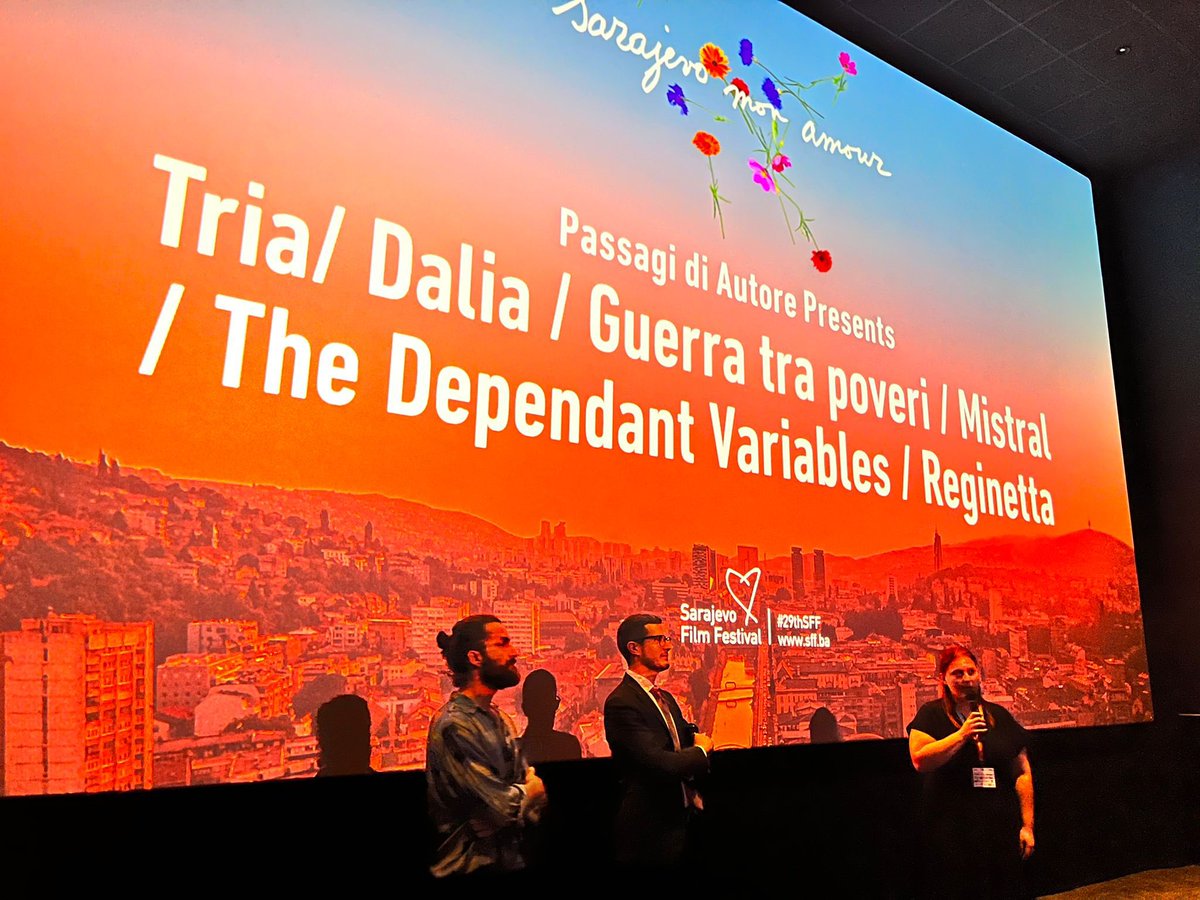 italyinbih's tweet photo. Bilo je veliko zadovoljstvo prisustvovati, s Adom Hasanovićem i Joe Pirasom, jučerašnjoj projekciji italijanskih kratkih filmova u okviru SFF programa “Passaggi d’autore” ! 🎬🎦

Čestitke za sve autore! 🎉 

@28th_sff 
@ado_hasanovic 
@PassaggidAutore https://t.co/129QsGrqYh