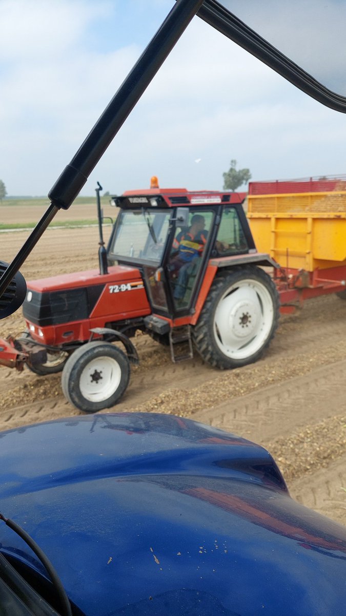 AdwinBreure's tweet photo. @leon1NH @LoonbedrBreure @Novifarm @leon1NH in actie 👍 https://t.co/eOs8HLTSIo