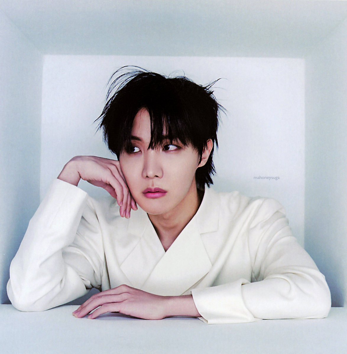 moonumos's tweet image. The prettiest of prettiest boys