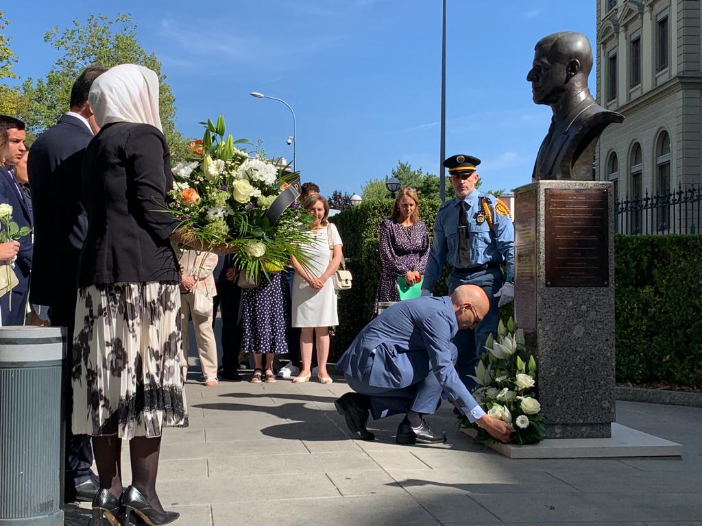 On #WorldHumanitarianDay, we remember &amp; pay tribute to all our colleagues who were killed or injured in the line of duty working for a better world - with greater, peace, dignity &amp; human rights.
