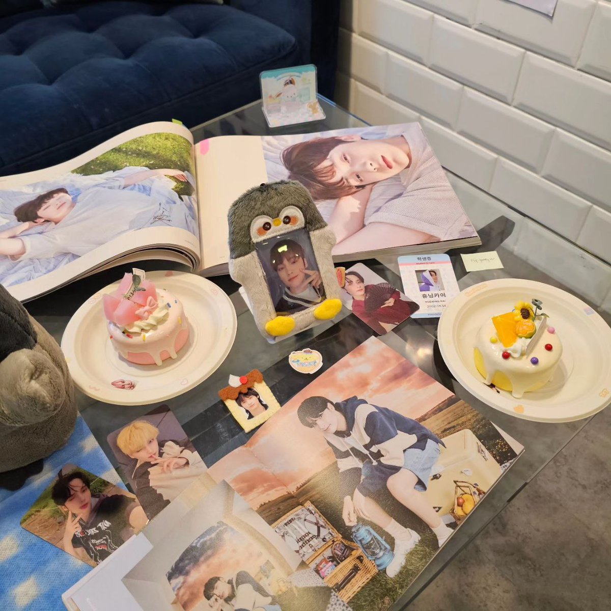 oneofa_kai's tweet photo. 𝘼 𝘽𝙄𝙂 𝙏𝙃𝘼𝙉𝙆 𝙔𝙊𝙐 ♡

This is very delayed but the team would like to thank everyone who supported us for this event! 

We've been working really hard planning for it since last December and we're so happy that we finally got to celebrate Hueningkai's birthday! https://t.co/vfCKCjCNmz
