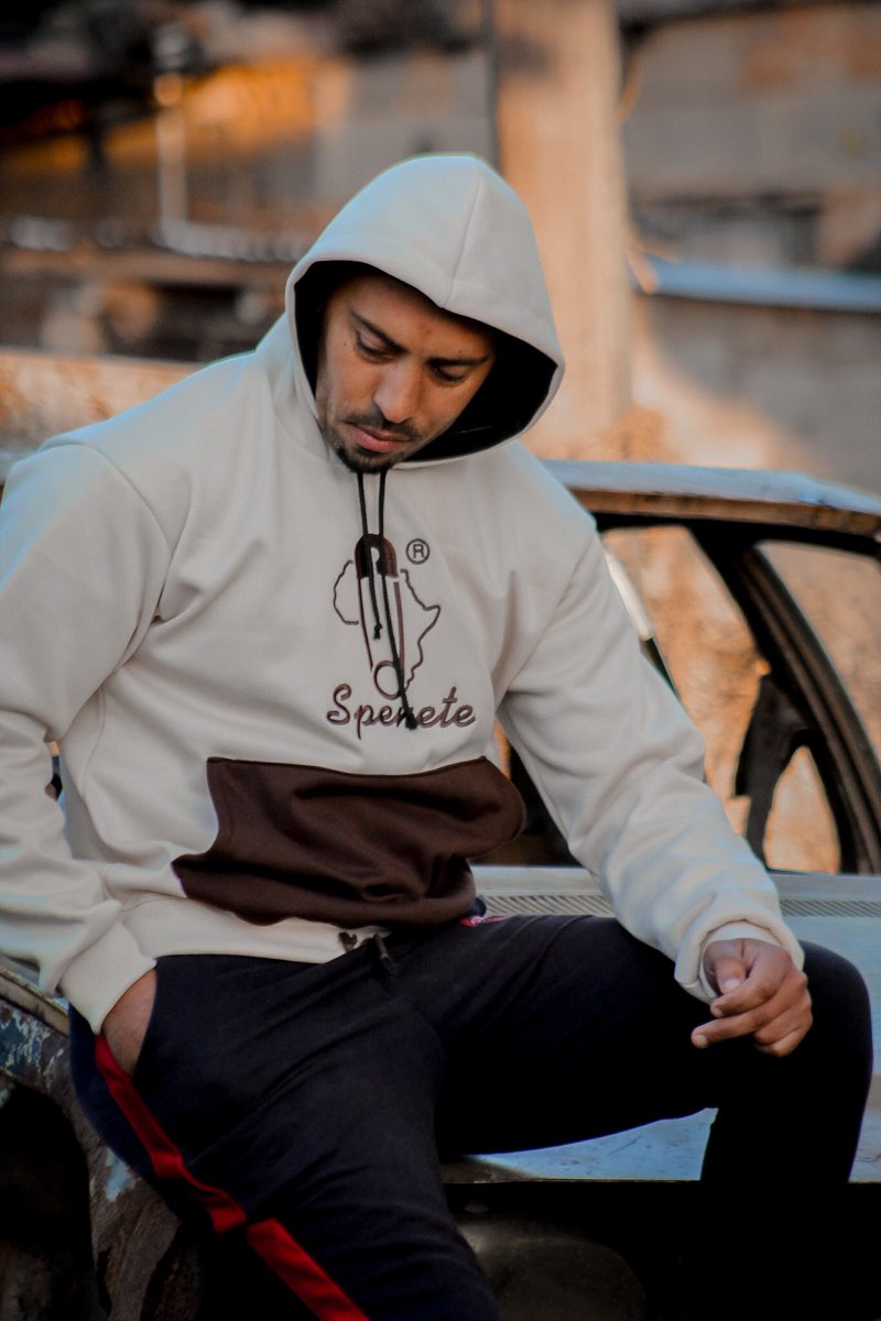 Spenete2's tweet photo. ❄️❄️❄️Winter Special, order and get low prices on sweaters and hoodies. Dm or WhatsApp for more information 🙏🏼🙏🏼  
(+26876543580).

#spenetewear #Spenete #spenete_official #speneteclothingbrand #clothingbrand #winter #localbrand #streetwear #streetbrand #eswatinibrand #eswatini https://t.co/unuCFeOXpK