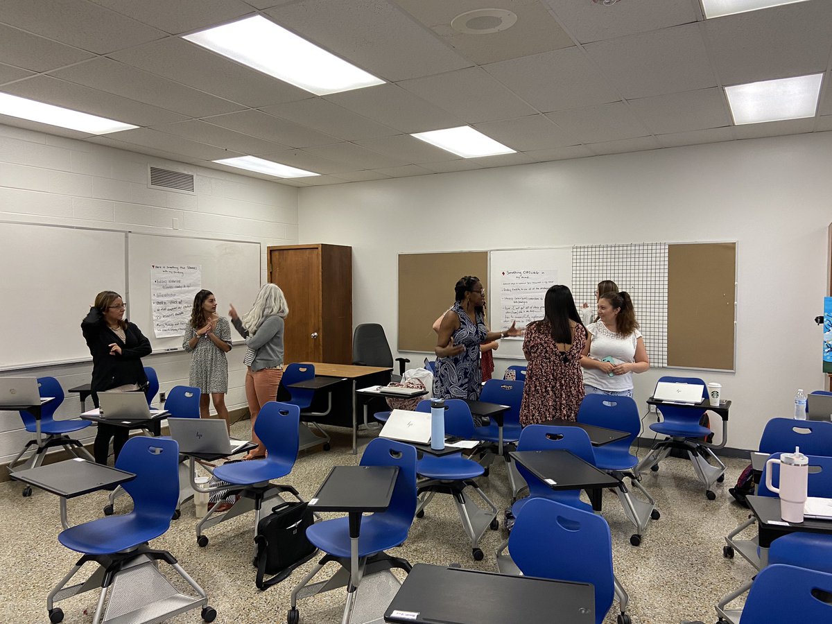 LAMueller17's tweet image. VBCPS has some INCREDIBLE teachers joining us this year! What a wonderful way to end the summer &amp;amp; kick off the new school year-at New Teacher Orientation with @Beth_SmithTECH and the power of relationships! #wearevbschools @PGIVBCPS @mmthomps @MrsN_VB @KristinaBerney