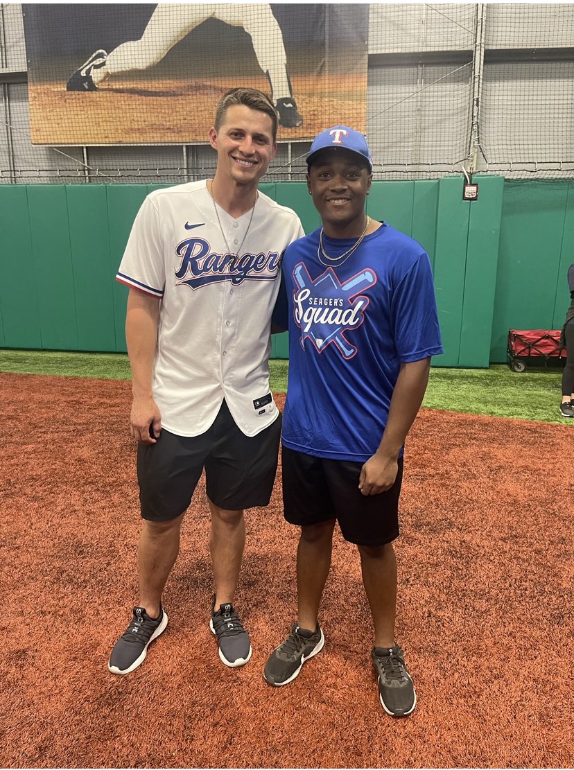 Grateful to have had the opportunity to meet and get advice from <a href="/coreyseager_5/">Corey Seager</a>. Thank you <a href="/RangersYA/">Texas Rangers Youth Academy</a> for the continued opportunities. <a href="/LRHSBASEBALL/">Lake Ridge Baseball</a> <a href="/MLBDevelops/">MLBDevelops</a>