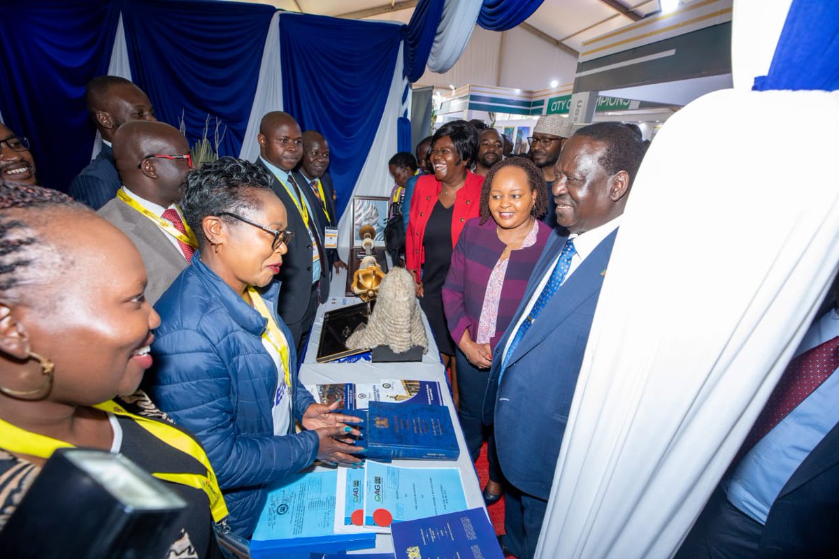 Senate_KE's tweet image. Rt. Hon. Raila Odinga paid a visit to Senate Exhibition Booth during #DevolutionConference2023