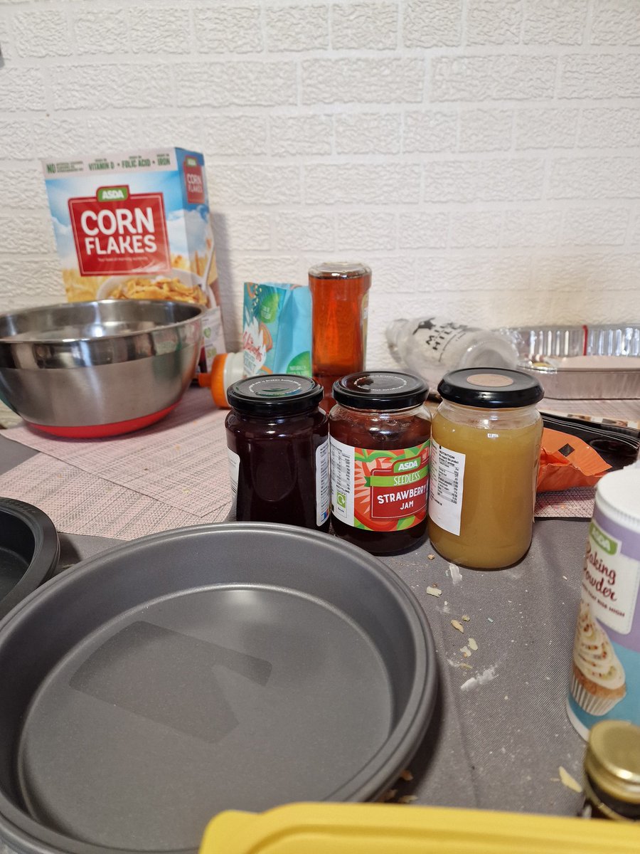 Baking Friday again! This time round it is pastry! Short crust pastry from scratch to turn in to a variety of tarts. Joseph is loving the baking (and eating!) @WCommonPS @wcpsc2030 #bakingfriday #lifeskills