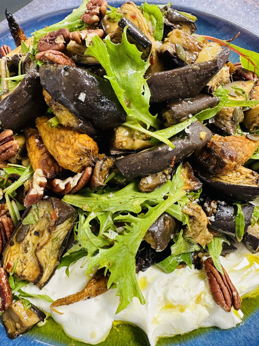 itsleod_'s tweet image. Instead of throwing your left over veg in the bin 🗑️ we repurposed and turned it into a lovely salad 🥗 Tandoori Vegetables with Labneh &amp;amp; Pecans #eatyourwaste #repurposed