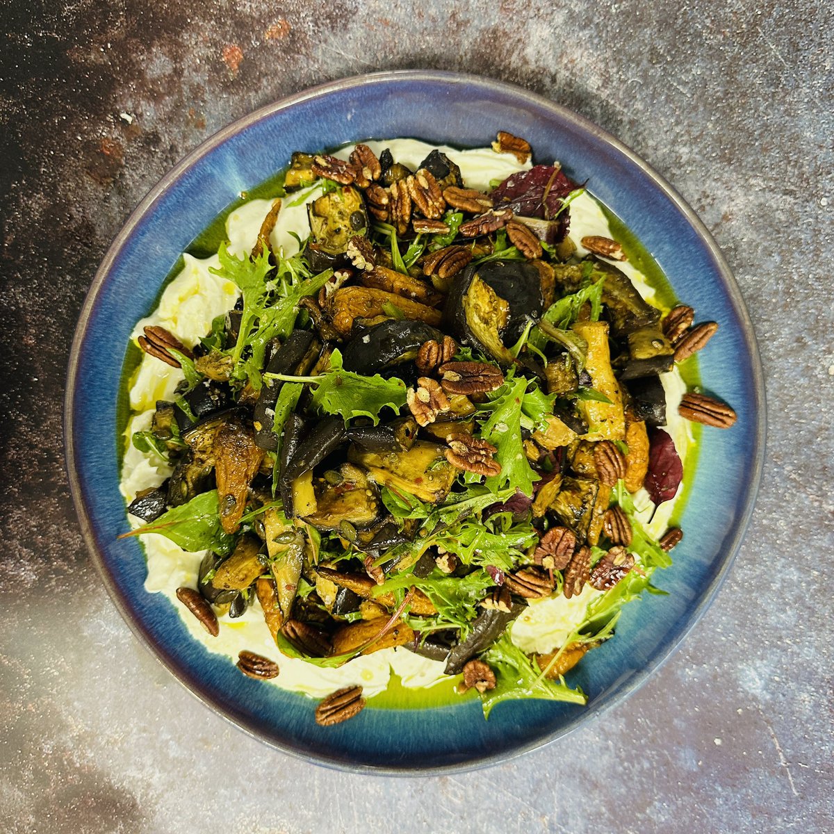 itsleod_'s tweet image. Instead of throwing your left over veg in the bin 🗑️ we repurposed and turned it into a lovely salad 🥗 Tandoori Vegetables with Labneh &amp;amp; Pecans #eatyourwaste #repurposed
