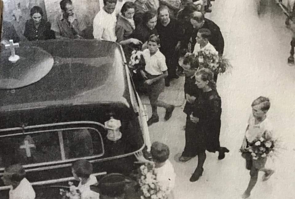 UnioneIstriani's tweet photo. SETTANTASETTE ANNI FA LA STRAGE DI VERGAROLLA https://t.co/Xa5y35wg3y