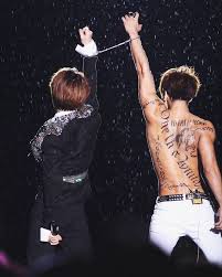 oneshawolxjay_'s tweet photo. Yo guys THE hoe anthem got birthed today. Internet Wars literally shaked the whole homophobic asses of knetz and i love it!
AND YES THIS WAS IN 2010 YALL!
#SHINee #INTERNETWARS #Jonghyun #TAEMIN #Jongtae https://t.co/jyxl89Kfrm