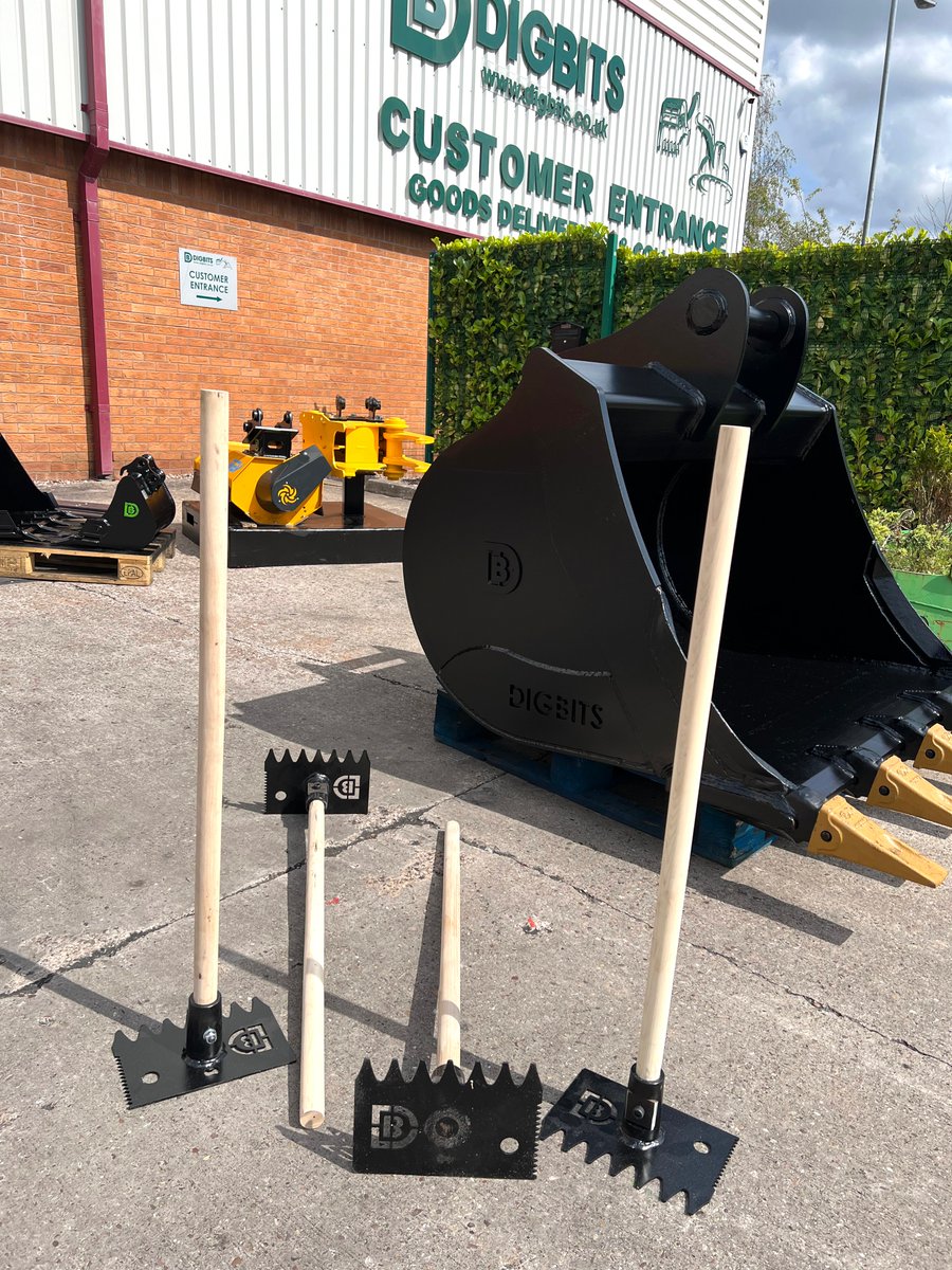 DIG_BITS's tweet photo. Something for the weekend? Or for work next week?
Slightly unusual, made using not only Hardox® steel but also ash wood. Another batch of our trail hoe rakes is in stock.
https://t.co/eDYGD5a1MR
#mtbtrailbuilding #nodignoride https://t.co/MShxZUMZoX