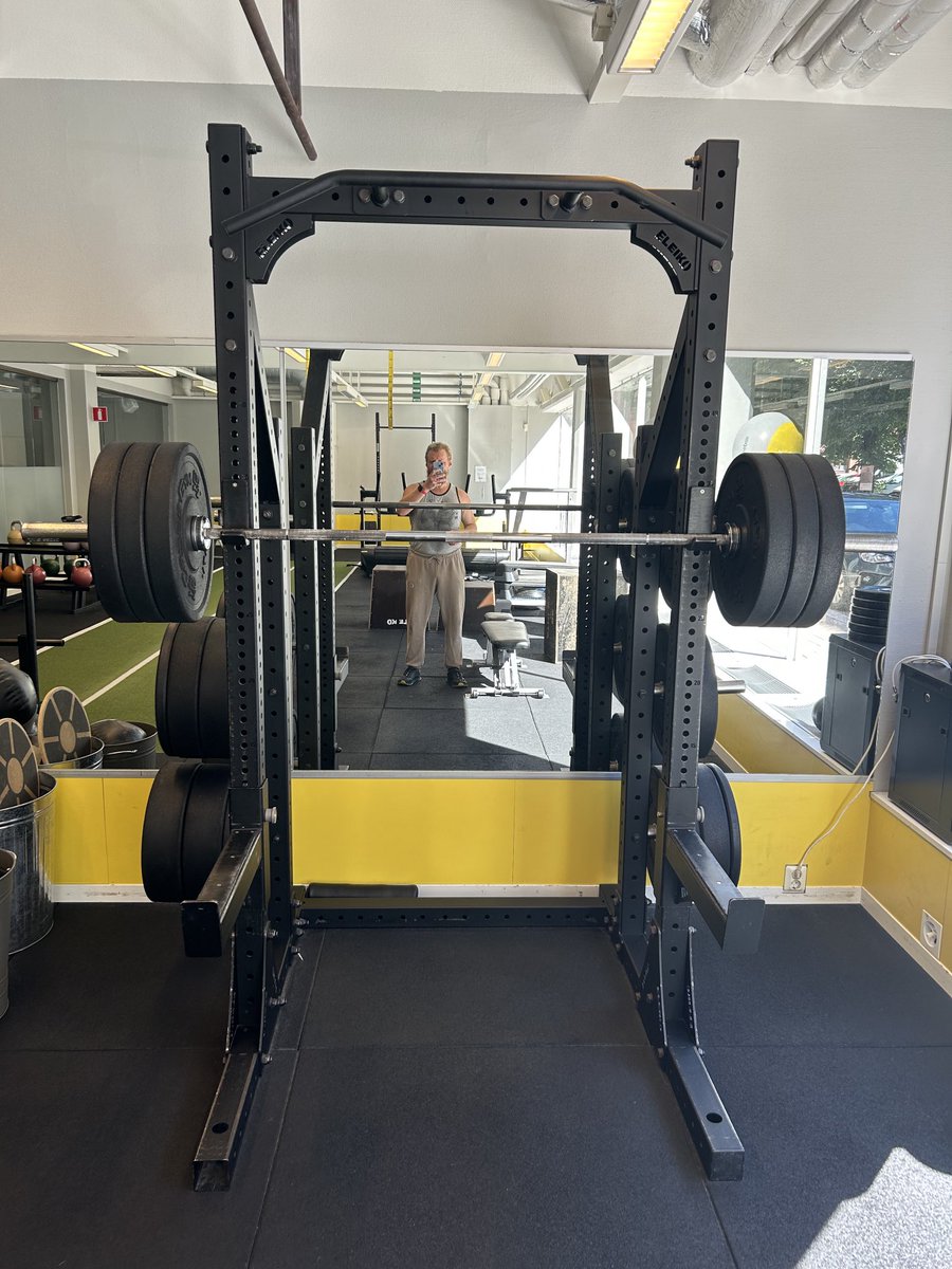 gustav9123's tweet image. #crossfit #backsquat 💪💪 #ACTIC