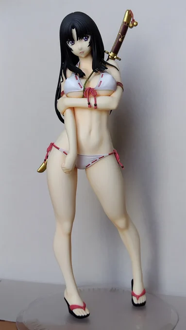 私がだいぶ前に描いたクイーンズブレイドのトモエの水着姿のイラストのフィギュアです。オーキッドシードさんがアンケートでの再販復活企画をやっていると聞いて、スマホのカメラの試しついでに撮ってみました! 