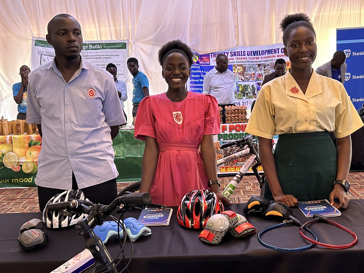 TonyNatif's tweet image. In a country with few formal sector jobs, it’s nice to see institutions like @stanbicug investing in grooming future entrepreneurs through initiatives like the National Schools Championship being held under the theme: Empowering Innovation For Job Creation. #StartThemEarly…1/3