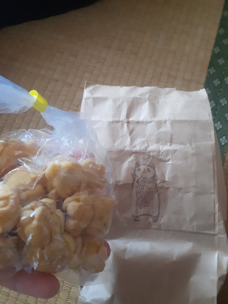 narumochiyk's tweet image. いやどうも！Kitchencar'sFridayということでサステナキッチンで美味しそうな食べ物買いました！うな丼ご飯大盛にマルゲリータピッツァパンダ焼き！
#キッチンカー
#Kitchencar'sFriday
#キッチントラックナカザワ
#うな丼ご飯大盛
#ny's
#マルゲリータピッツァ
#BABYPAC
#パンダ焼き