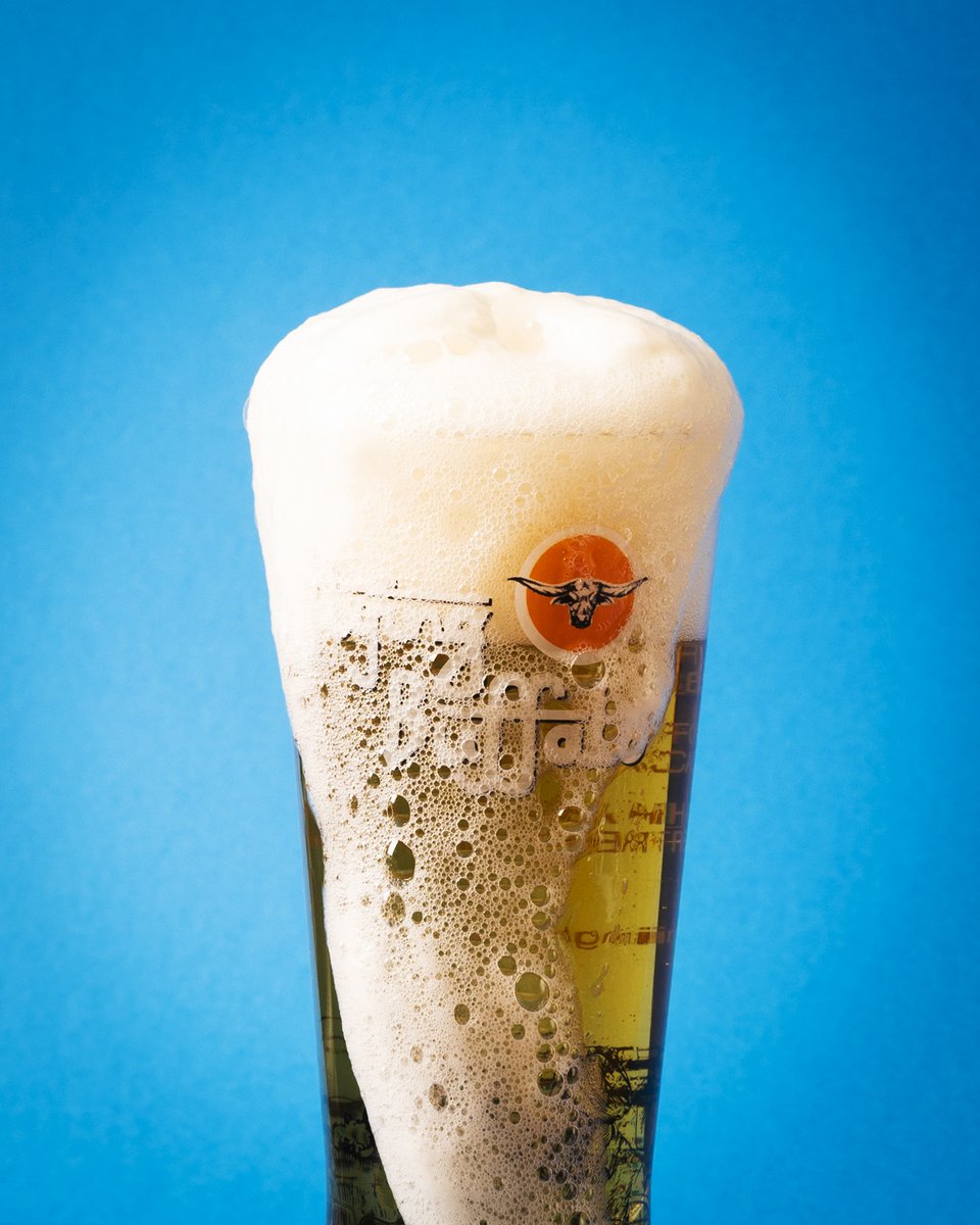 FlyingBuffaloUK's tweet photo. Friday mood. 🤤
Enjoy your weekend!
Don't forget to keep tagging us @flyingbuffalouk... 📸🫶
#flyingbuffalo #indianbeer #beerlovers #newbeeruk #beerfans #lager #farmhouselager #weekend #friday #fridaymood https://t.co/pxNyBRQiMo