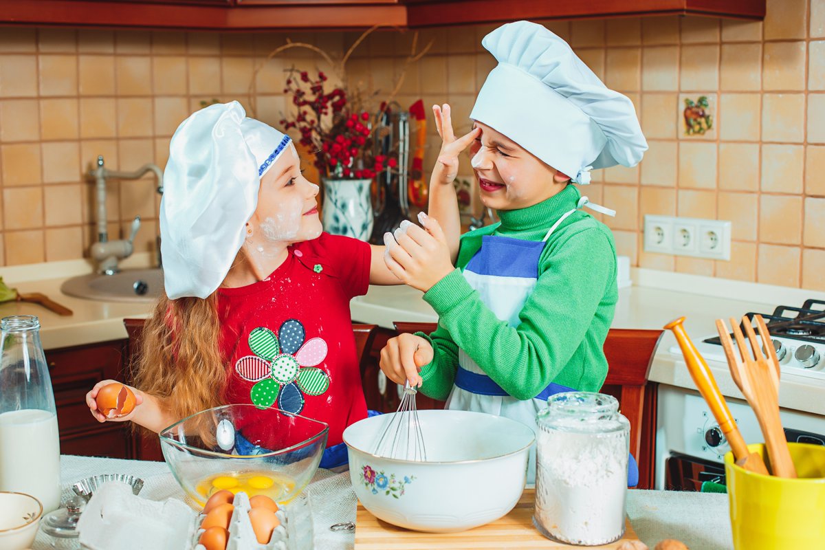 KT_Eastbourne's tweet photo. Educating the kids in the kitchen is a great life skill. For a competitive quote from a company you can trust call, 01323 644141.

https://t.co/CGgIVLKMGM

#kitchendecoration #kitcheninspirations #kitchenideas #kitchens #interiordesign #homedecor #kitchendecor #eastbourne https://t.co/MccTw3HpVw