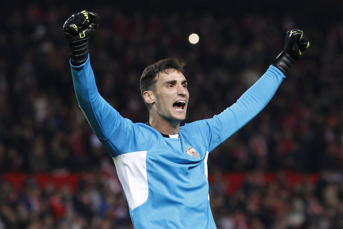 💪🏻❤️⚽️ Todos tus compañeros y compañeras de #AFEFútbol recibimos con alegría tu alta médica. Te deseamos lo mejor, <a href="/sergiorico25/">Sergio Rico González</a>, que poco a poco te sigas recuperando y que muy pronto vuelvas a demostrar lo gran futbolista que eres. Siempre cerca de ti para todo lo que necesites.