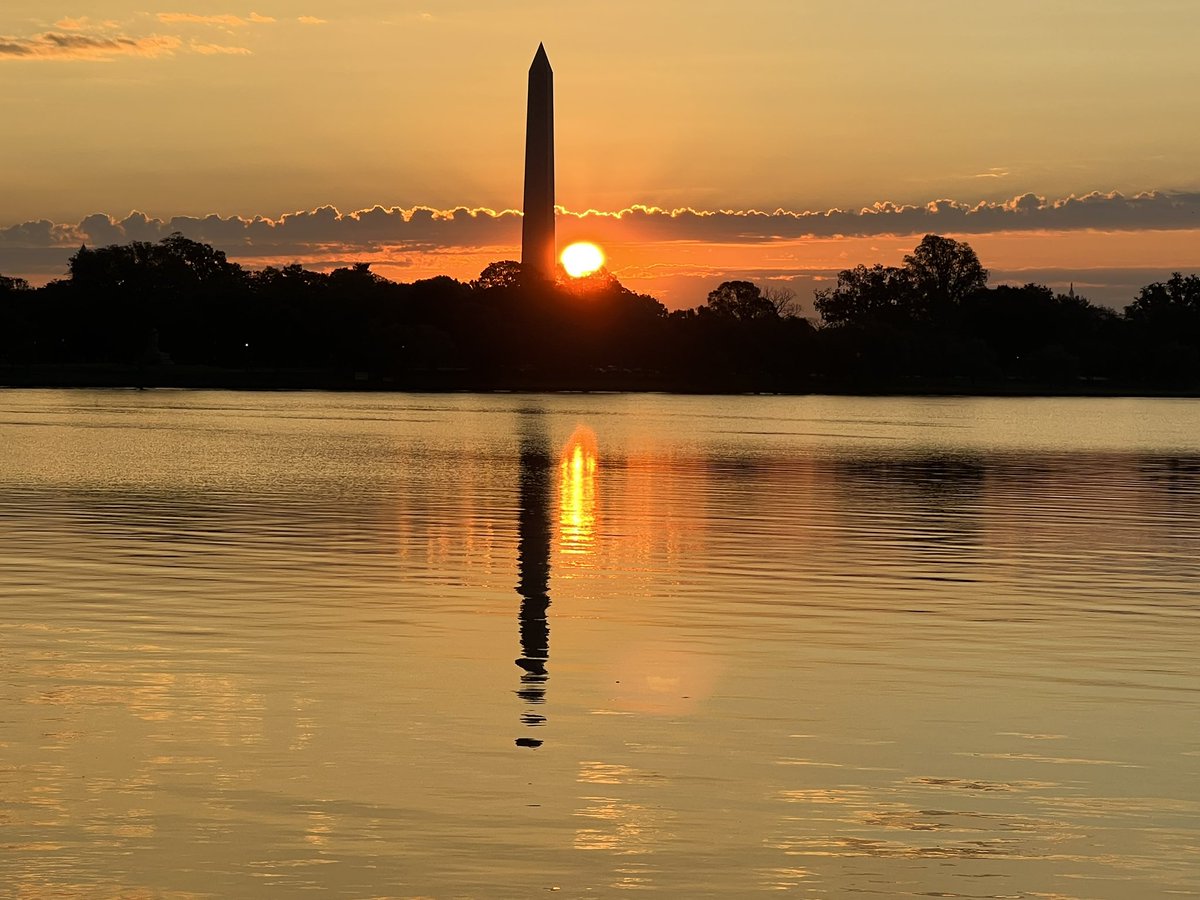 #Sunrise on #Friday over the #PotomacRiver from Mt Vernon Trail! <a href="/TheNationsRiver/">Potomac Conservancy</a> <a href="/camdenwalker/">A.🤓Camden🌦Walker🤳</a> <a href="/capitalweather/">Capital Weather Gang</a> <a href="/chesterlampkin/">Chester Lampkin</a> <a href="/marykimm/">Mary Kimm</a> <a href="/StormHour/">#StormHour</a>
