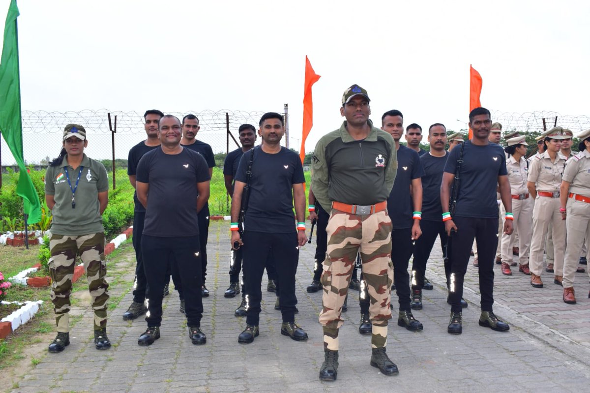 Surat Airport is always one step ahead towards security. Live demonstration of security procedures by CISF on the occasion of 77th Independence day. These informative demo will keep us updated and help to enhance security.
#AviationSecurity #CISF
@AAI_Official @aairedwr