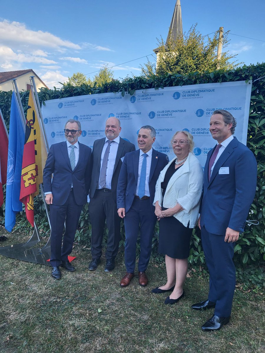 Soirée suisse🇨🇭du @ClubDiploGE avec la @FondationpourGE; en présence du Conseiller fédéral @ignaziocassis et de la DG ONU Genève @UN_Valovaya; pour une Genève internationale innovante, inclusive, au service des valeurs essentielles de l’humanité @raymond_loretan @ville_de_geneve