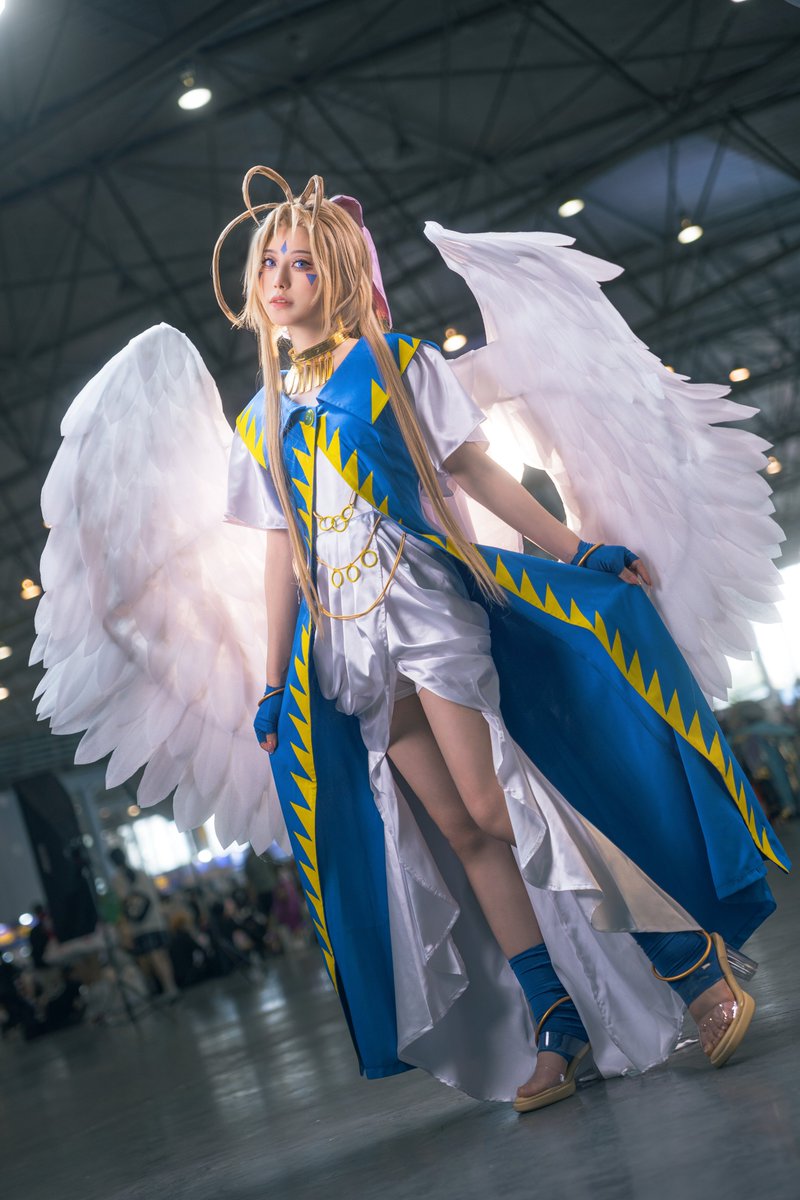 ayanami_00_'s tweet image. -💙
深い青の世界超えてめぐリあう
越过深蓝色的世界与你相遇

-💙
贝露丹蒂：@ayanami_00_
摄影：小T_sune

-💙
#cosplay #COMIDAY #CD26 #Belldandy #ベルダンディー #ahmygoddess #ああっ女神さまっ