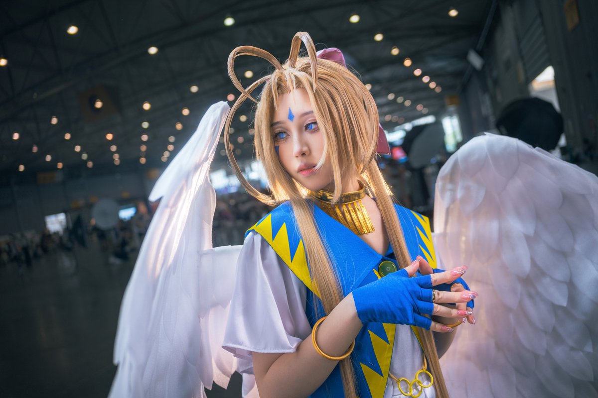 ayanami_00_'s tweet image. -💙
深い青の世界超えてめぐリあう
越过深蓝色的世界与你相遇

-💙
贝露丹蒂：@ayanami_00_
摄影：小T_sune

-💙
#cosplay #COMIDAY #CD26 #Belldandy #ベルダンディー #ahmygoddess #ああっ女神さまっ