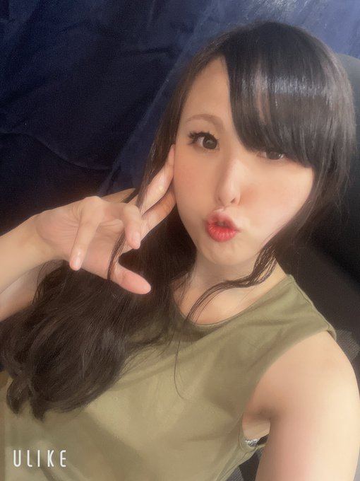 鼻変形しちゃうからねw https://t.co/61EHNSBW1F