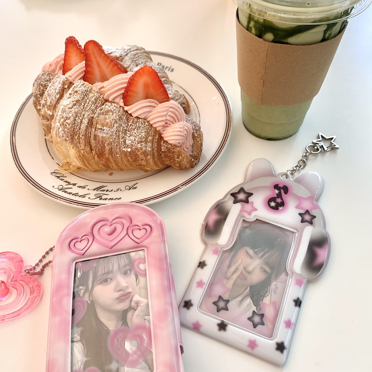 jeonzcards's tweet photo. 🍓🍰🍵 https://t.co/J8L2ayfu9a