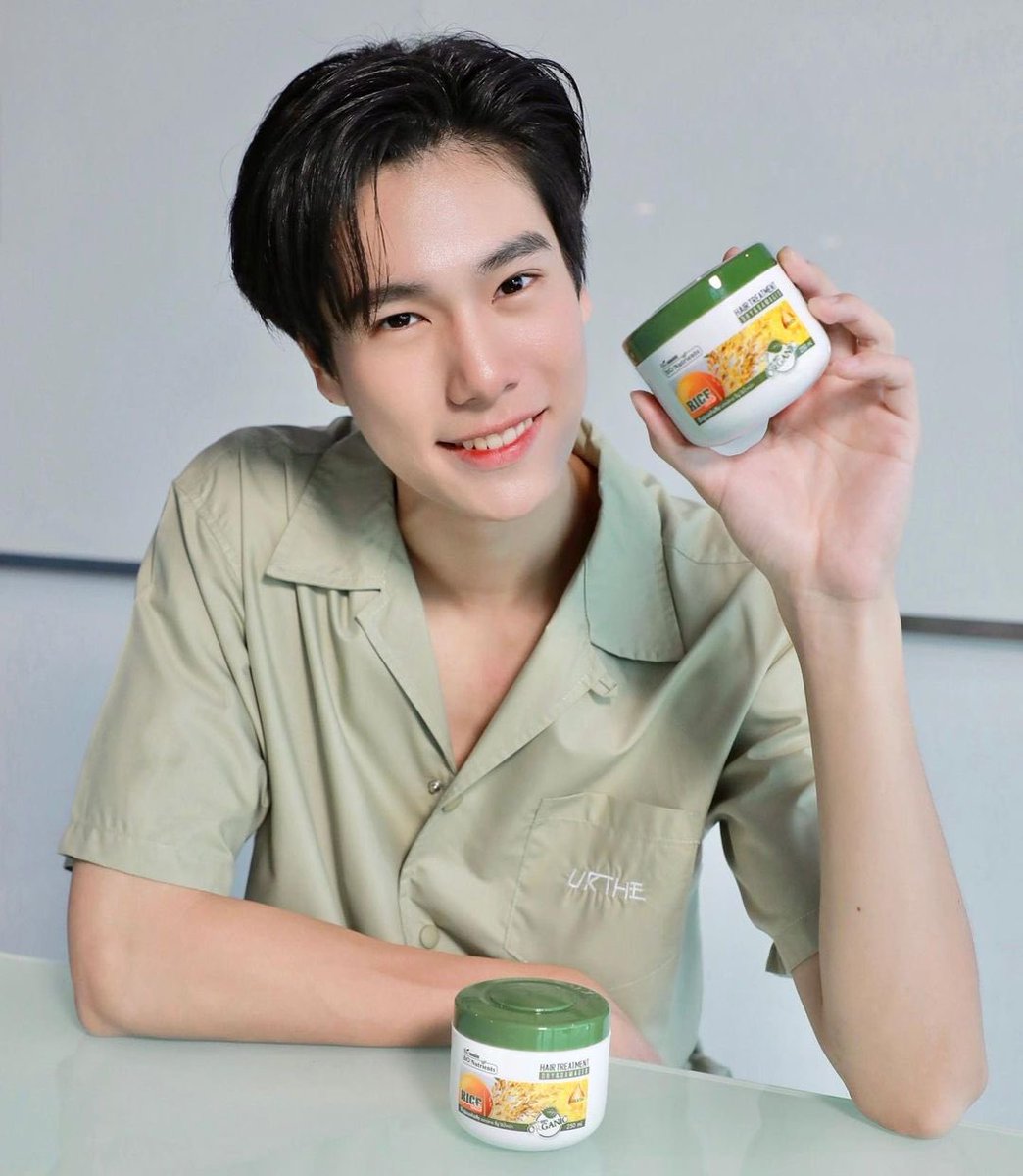 Aum_amada2389's tweet photo. IG : @phuwintang

รักผมมั้ยคร้าบบ 🤣💚
ถ้ารักผม...ก็อย่าลืมบำรุงผมด้วย ไบโอนิวเทรียนท์ ดรายแอนด์ดาเมจ ทรีทเม้นท์ นะครับ ⚡️
📍 หาซื้อได้ที่ 7-Eleven ทุกสาขานะคร้าบบ
#BioNutrients
#phuwintang https://t.co/TsONWsZC1M