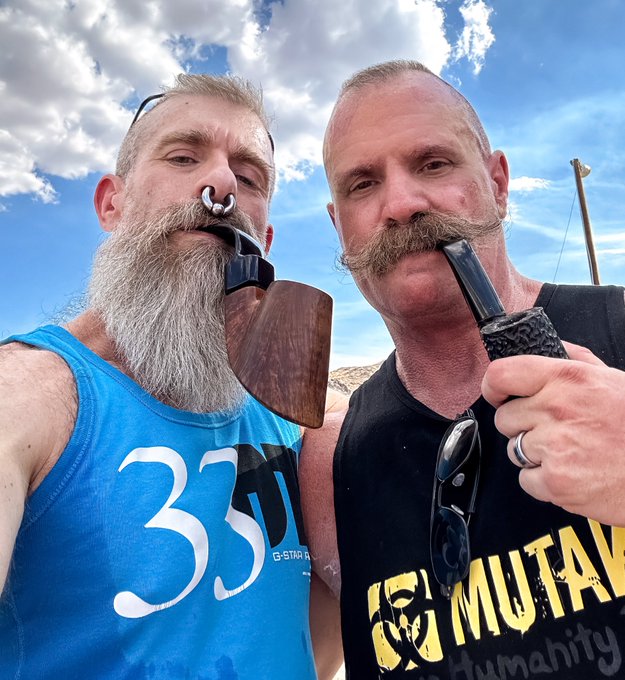 The bigger, the better!  It was so much fun meeting @leatherpipedad1 and firing up our BIG @boswellpipes<a href="/tag/pipefuck"class="tags"><span>#pipefuck</span></a>