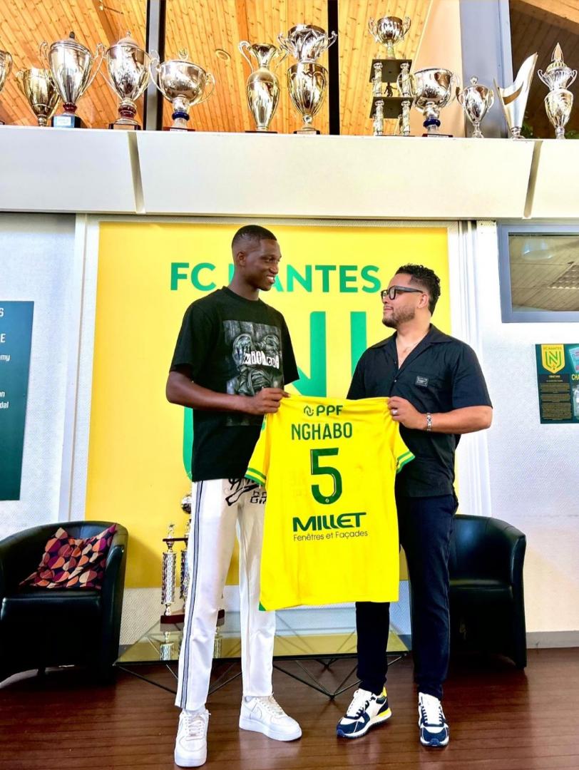 masaya_Cup's tweet photo. [ 𝗡𝗲𝘄 ]
Be-Sport Academy's central axis, which recently participated in the Masàya Cup Tournament, has been transferred to @FCNantes
---
L'axe central de Be-Sport Academy, qui a récemment participé au Tournoi Masaya CUP, a été transféré à FC Nantes.

#masayacup @alexmorfaw https://t.co/SyDIS1Qu2Y
