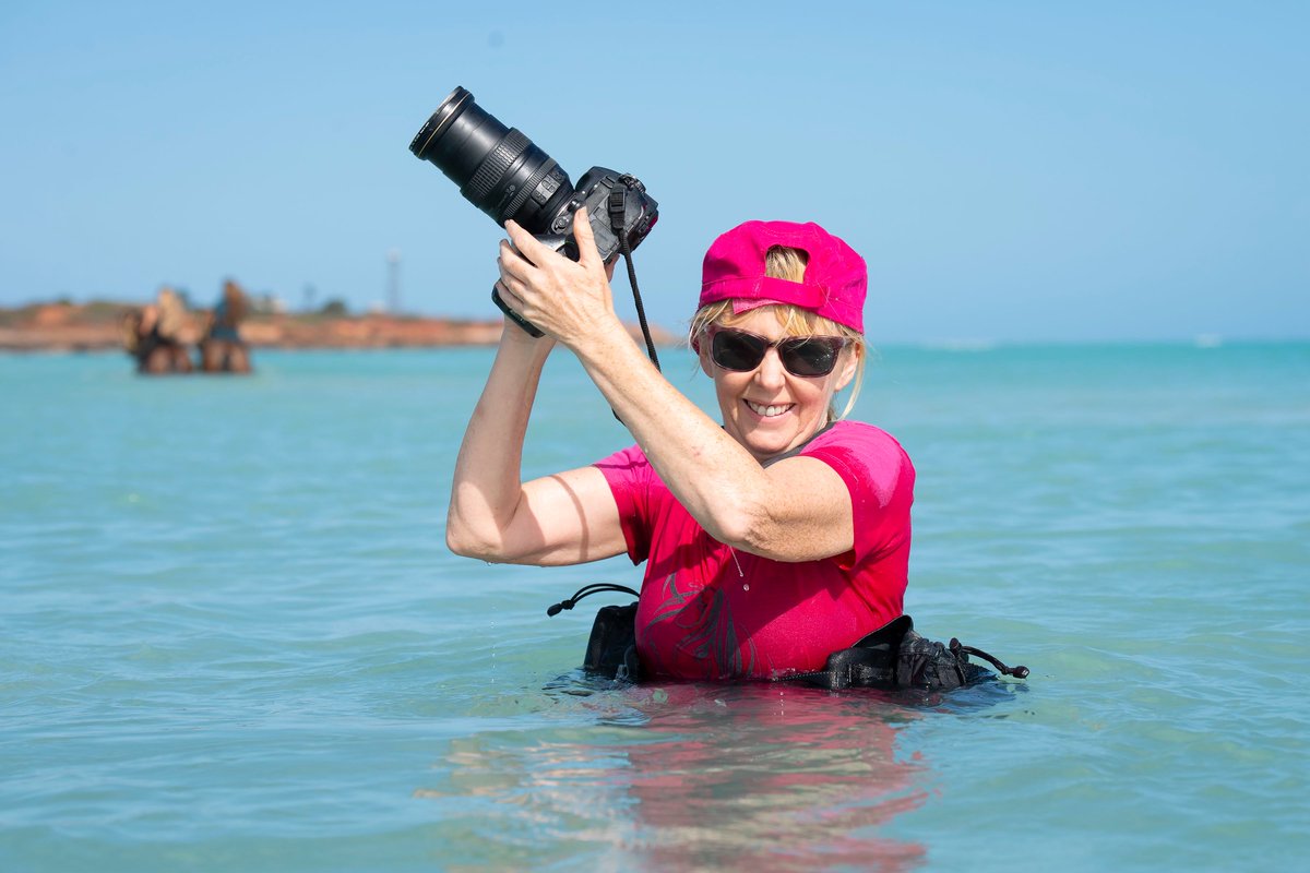 Wasn't just the equines battling the waves yesterday at Cable Beach. Ombudsman &amp; Zoe Gray &amp; Kennedy &amp; Jessica Valenti. Simon Merritt going above and beyond to get the shots!  We both got very WET!! Thx Simon for this pic of me!@WesternRacepix <a href="/BroomeTurfClub/">Broome Turf Club</a> <a href="/WHR/">World Horse Racing</a> <a href="/anz_news/">ANZ News</a>