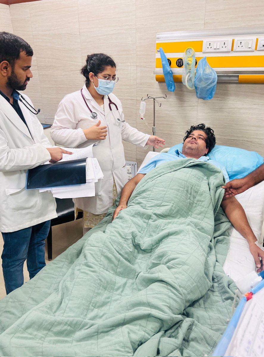 QA_SIM_SHEIKH's tweet photo. अल्हमदुलिल्लाह इमरान भाई की तबीयत आज पहले से काफ़ी बेहतर है ! दुआ करें की वो जल्द सेहतयाब हों और जल्दी अस्पताल से घर आयें
@ShayarImran @OfficeOfSalman @khalid_khan0046 @GulfamOfficial 
@ShamimkOfficial @ShaleMohammad_ https://t.co/RiioKVnfxv