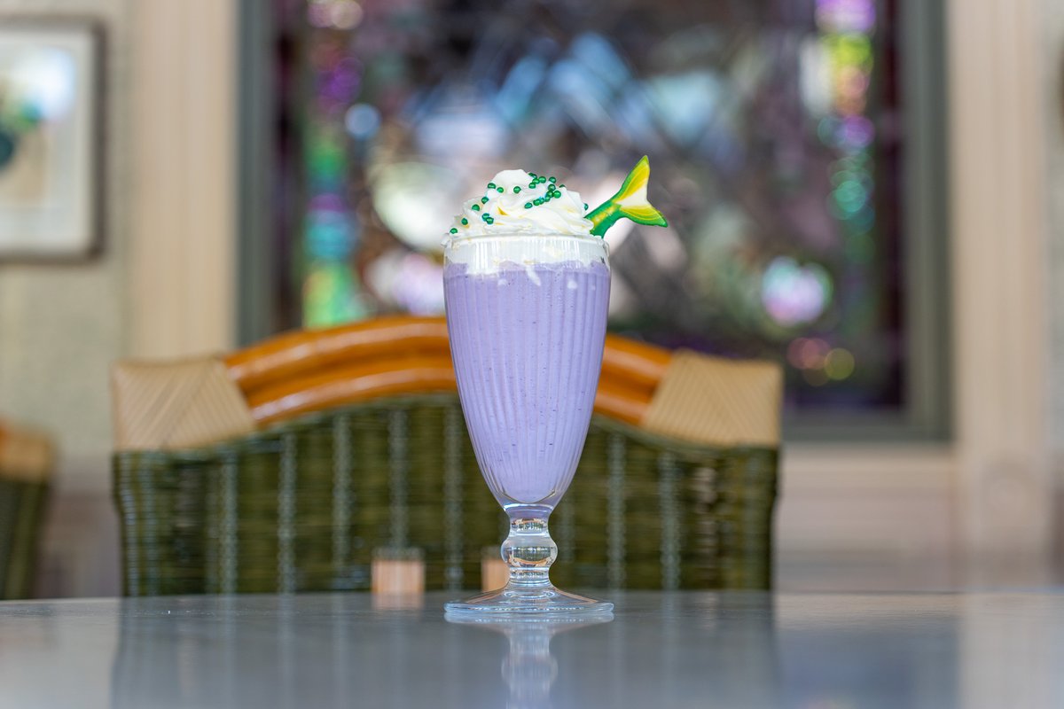 DisneylandParis's tweet photo. Plus que deux jours avant le début de la Grande Fête des Princesses ! 👸✨ Pour vous mettre en appétit, découvrez deux gourmandises exclusives que vous pourrez déguster du 20 au 26 août à Victoria’s Home-Style Restaurant ! 🍰😋 #WorldPrincessWeek https://t.co/gSAASiKj1G