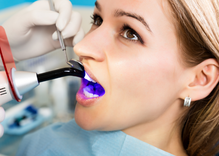 ManorHouseYork's tweet photo. Experts recommend avoiding DIY kits as they can irritate gums, strip away enamel, and leave you at risk for infections.

A dentist’s whitening is safe – and the beautiful results last much longer than any salon or DIY kit can provide.

Learn more.

https://t.co/mCmoyw7IBq https://t.co/JcI0MHk7I3
